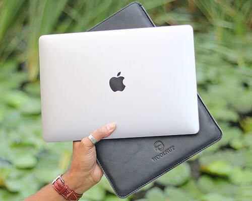 Vlnené orechové puzdro pre MacBook