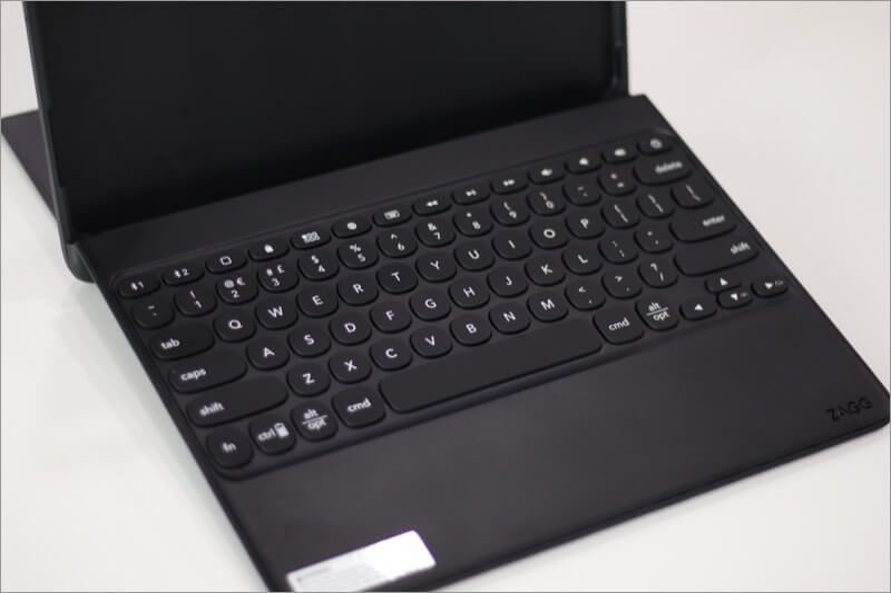 klávesnica notebooku zagg v odolnej knižke go keboard case