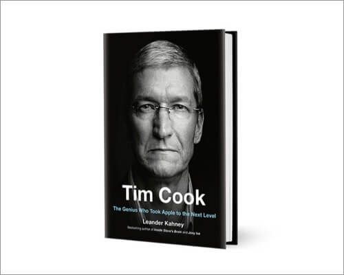 Tim Cook si musí prečítať knihu o Apple a Steve Jobsovi