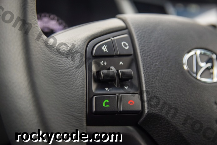 Hur man får Bluetooth-samtal och musik i en äldre bil