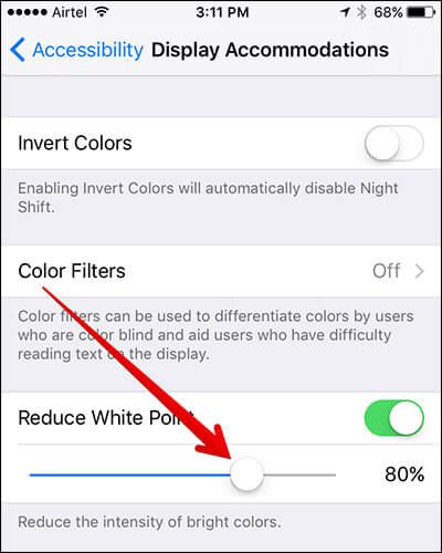 Angi intensiteten av farger i iPhone-innstillinger