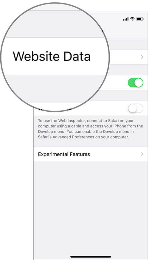 Trykk på Nettsteddata i Safari-innstillinger på iPhone eller iPad