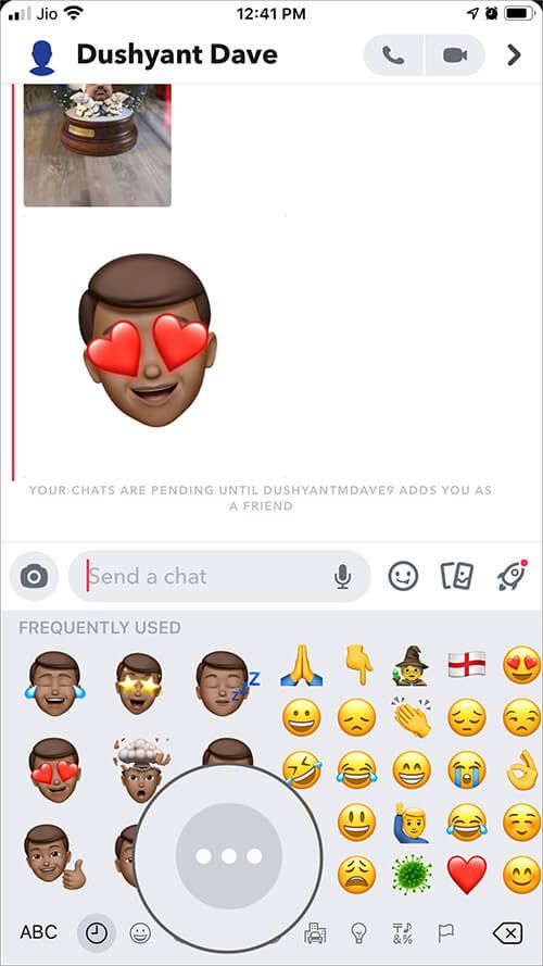 Αποστολή αυτοκόλλητων Memoji στο Snapchat στο iPhone