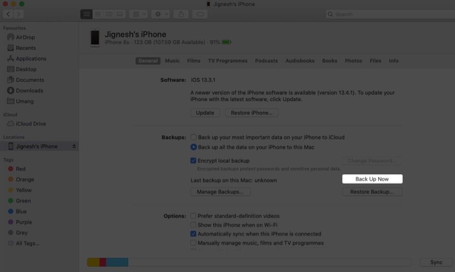 „IPhone“ atsarginės kopijos kūrimas „Mac“, kuriame veikia „MacOS Catalina“
